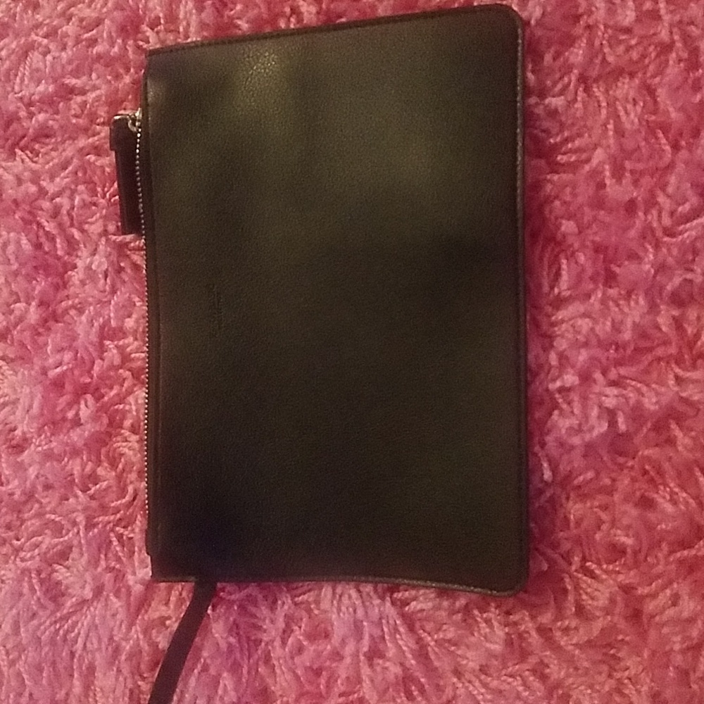 Zara pouch
